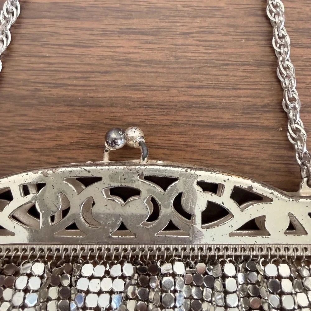Whiting & Davis Silver Frame Metal Mesh Bag Purse Art Deco Chain Strap Kiss Lock